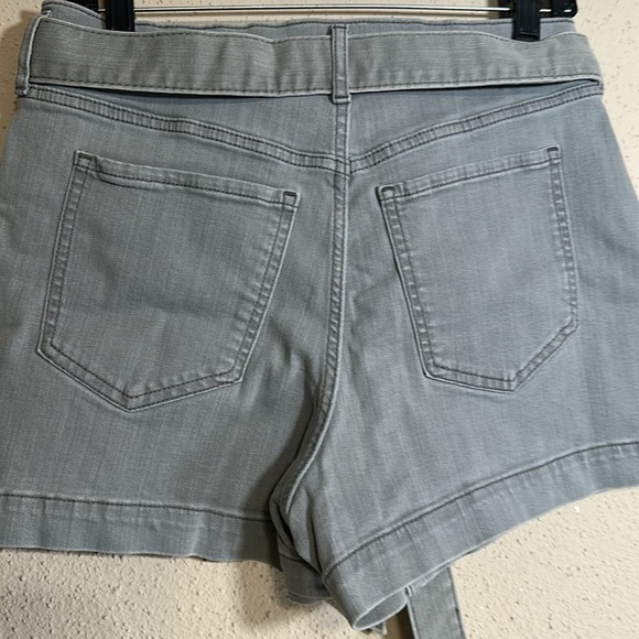 Banana Republic Gray Denim Jeans Tie High Waist Shorts Size 30 10P 10 Petite - Picture 14 of 14